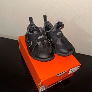 NIKE Flex Runners Toddler Size 6C